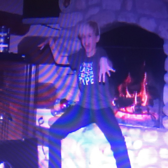 HAPPY POSHING TO EVERYONE!!! - Picture 6 of 17